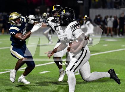 Thumbnail 2 in St. Frances Academy @ St. John Bosco (MaxPreps Game of the Week) photogallery.