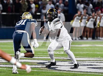 Thumbnail 2 in St. Frances Academy @ St. John Bosco (MaxPreps Game of the Week) photogallery.