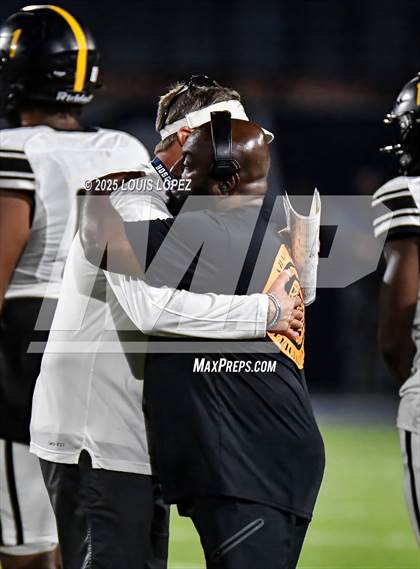 Thumbnail 3 in St. Frances Academy @ St. John Bosco (MaxPreps Game of the Week) photogallery.