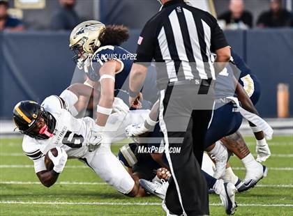 Thumbnail 1 in St. Frances Academy @ St. John Bosco (MaxPreps Game of the Week) photogallery.