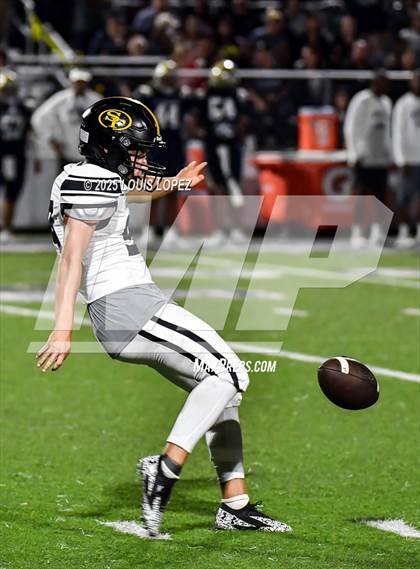 Thumbnail 2 in St. Frances Academy @ St. John Bosco (MaxPreps Game of the Week) photogallery.