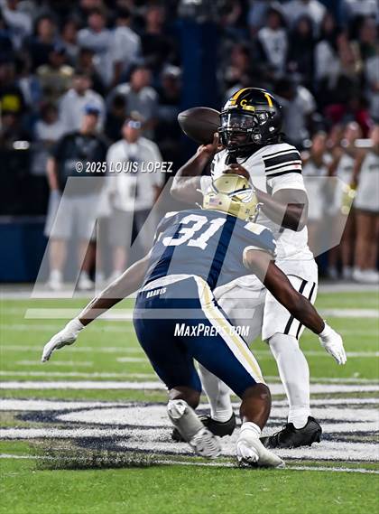 Thumbnail 3 in St. Frances Academy @ St. John Bosco (MaxPreps Game of the Week) photogallery.