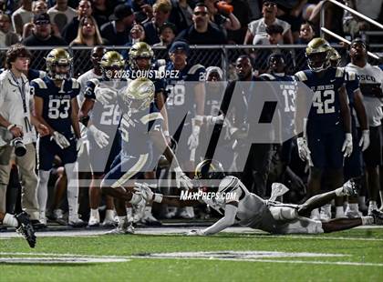 Thumbnail 3 in St. Frances Academy @ St. John Bosco (MaxPreps Game of the Week) photogallery.