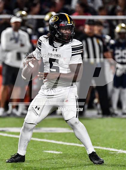 Thumbnail 3 in St. Frances Academy @ St. John Bosco (MaxPreps Game of the Week) photogallery.