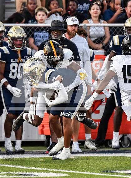 Thumbnail 3 in St. Frances Academy @ St. John Bosco (MaxPreps Game of the Week) photogallery.