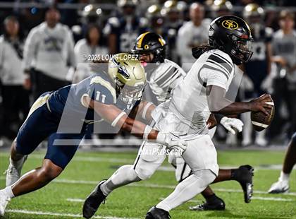 Thumbnail 3 in St. Frances Academy @ St. John Bosco (MaxPreps Game of the Week) photogallery.