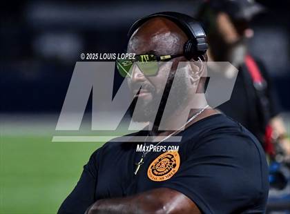 Thumbnail 3 in St. Frances Academy @ St. John Bosco (MaxPreps Game of the Week) photogallery.