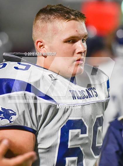 Thumbnail 3 in Tomball Memorial vs Magnolia photogallery.