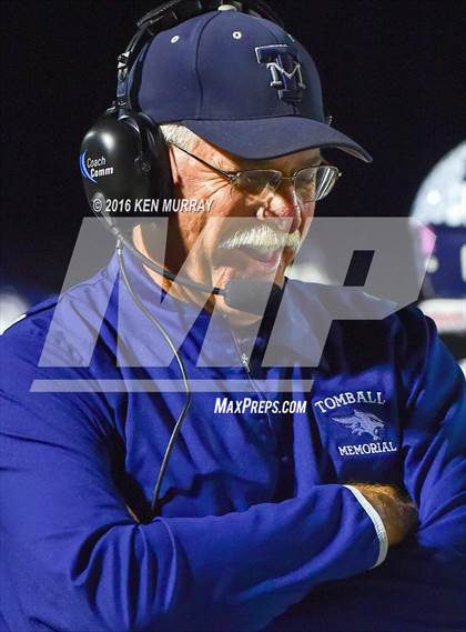 Thumbnail 3 in Tomball Memorial vs Magnolia photogallery.