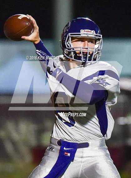 Thumbnail 3 in Tomball Memorial vs Magnolia photogallery.
