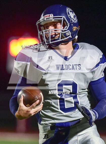 Thumbnail 1 in Tomball Memorial vs Magnolia photogallery.