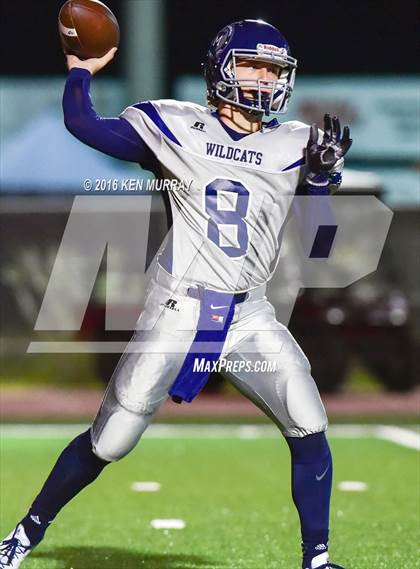 Thumbnail 1 in Tomball Memorial vs Magnolia photogallery.