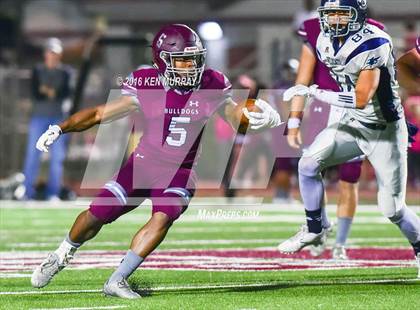 Thumbnail 2 in Tomball Memorial vs Magnolia photogallery.