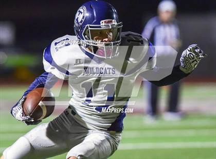 Thumbnail 3 in Tomball Memorial vs Magnolia photogallery.