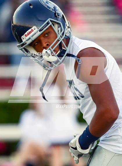Thumbnail 3 in Tomball Memorial vs Magnolia photogallery.
