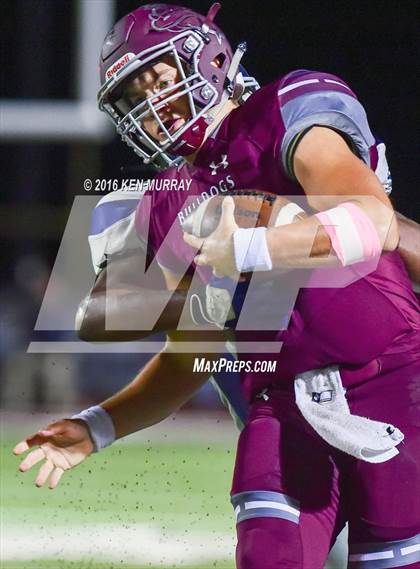 Thumbnail 3 in Tomball Memorial vs Magnolia photogallery.