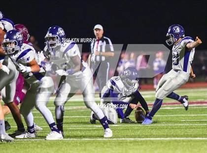 Thumbnail 3 in Tomball Memorial vs Magnolia photogallery.
