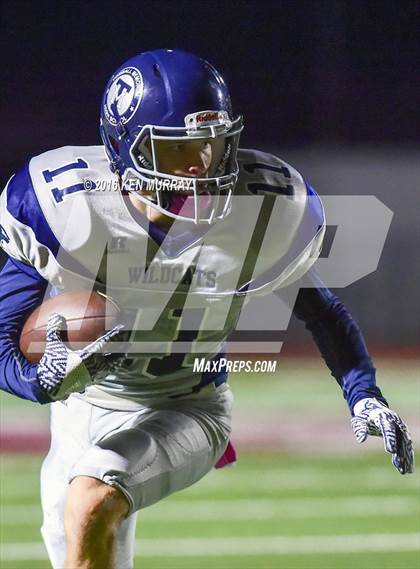 Thumbnail 2 in Tomball Memorial vs Magnolia photogallery.