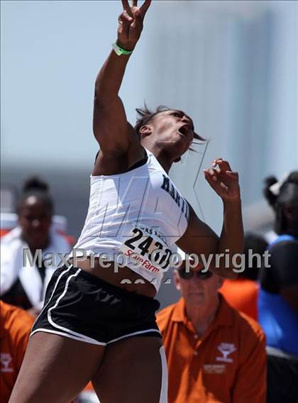 Thumbnail 2 in 84th Clyde Littlefield Texas Relays  photogallery.