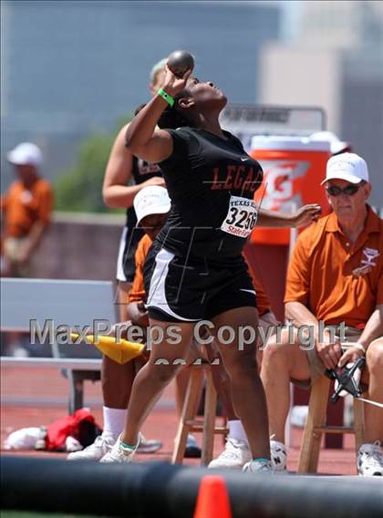 Thumbnail 3 in 84th Clyde Littlefield Texas Relays  photogallery.