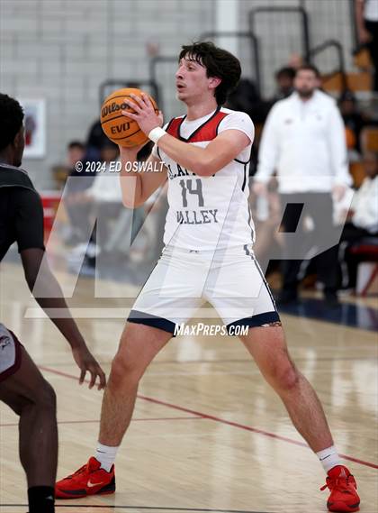 Thumbnail 3 in Weston Ranch vs. Clayton Valley Charter (NorCal Tipoff Classic) photogallery.