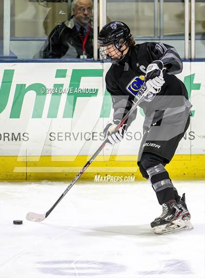 Thumbnail 3 in Camden Hills vs. Cheverus (MPA Class B State Final) photogallery.