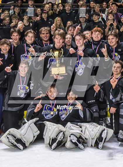 Thumbnail 2 in Camden Hills vs. Cheverus (MPA Class B State Final) photogallery.