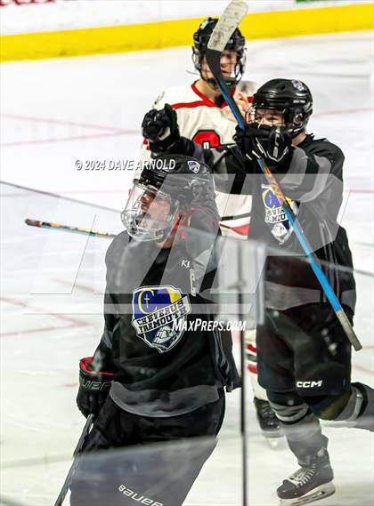 Thumbnail 3 in Camden Hills vs. Cheverus (MPA Class B State Final) photogallery.