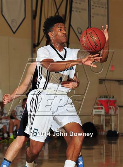 Thumbnail 1 in Salesian vs. Hesperia Christian (MaxPreps Holiday Classic) photogallery.