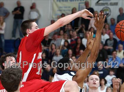 Thumbnail 2 in Immaculate vs. Northwestern Regional (CIAC Class S Semifinal) photogallery.