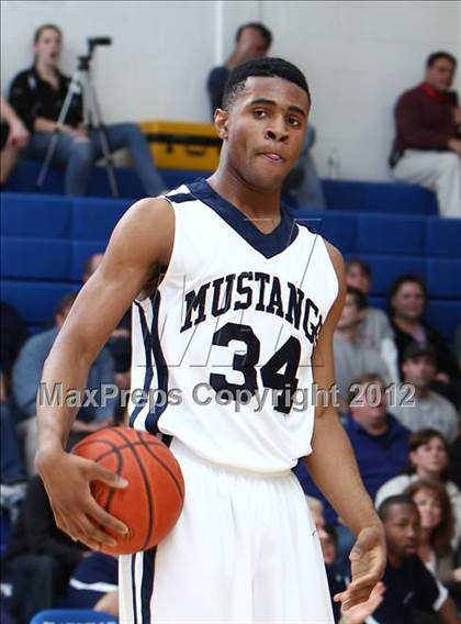 Thumbnail 2 in Immaculate vs. Northwestern Regional (CIAC Class S Semifinal) photogallery.