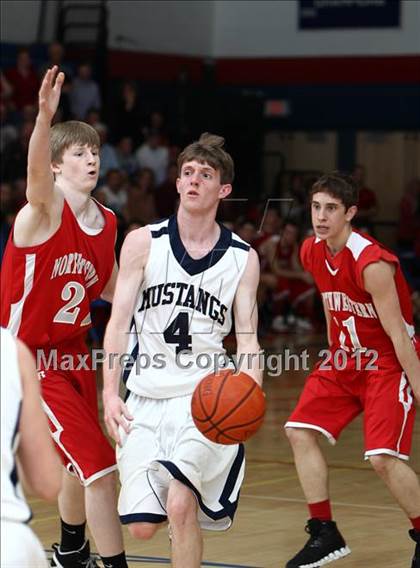 Thumbnail 3 in Immaculate vs. Northwestern Regional (CIAC Class S Semifinal) photogallery.