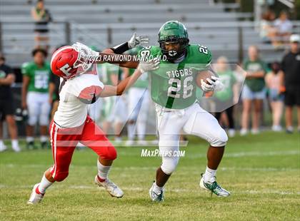 Thumbnail 2 in Frankton v Yorktown (Scrimmage) photogallery.