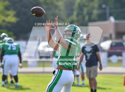 Thumbnail 2 in Frankton v Yorktown (Scrimmage) photogallery.