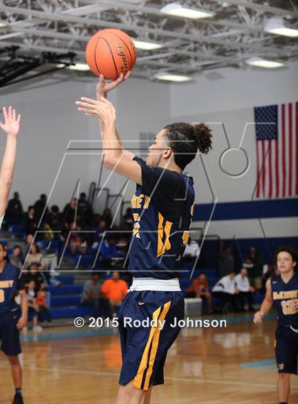 Thumbnail 2 in McKinney vs. La Porte (McDonald's Texas Invitational) photogallery.