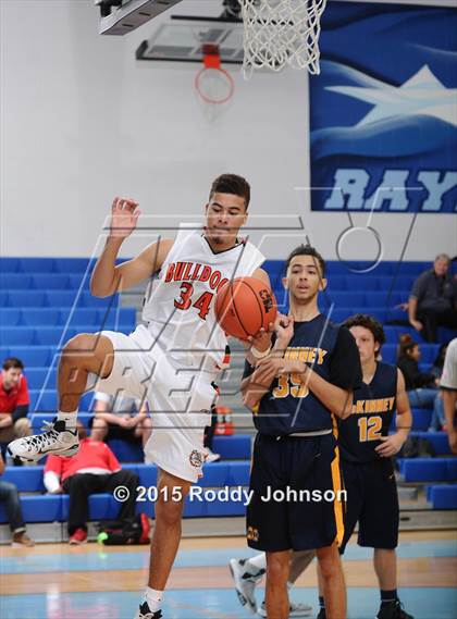 Thumbnail 2 in McKinney vs. La Porte (McDonald's Texas Invitational) photogallery.