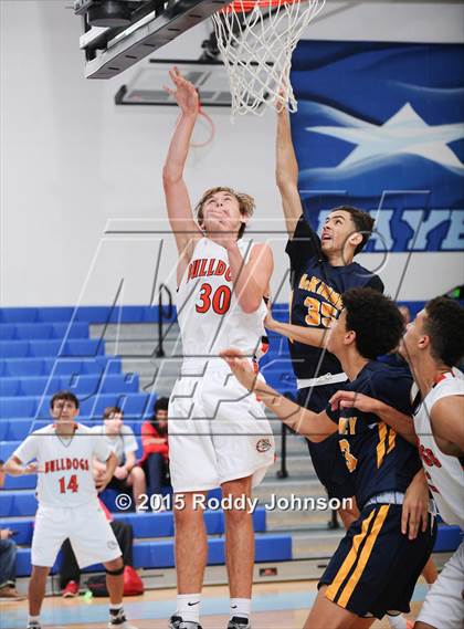 Thumbnail 3 in McKinney vs. La Porte (McDonald's Texas Invitational) photogallery.