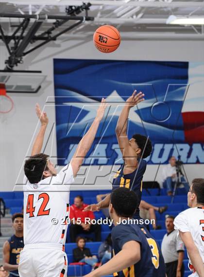 Thumbnail 2 in McKinney vs. La Porte (McDonald's Texas Invitational) photogallery.