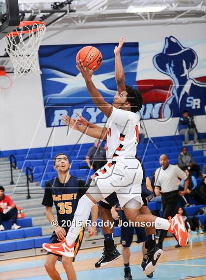 Thumbnail 3 in McKinney vs. La Porte (McDonald's Texas Invitational) photogallery.