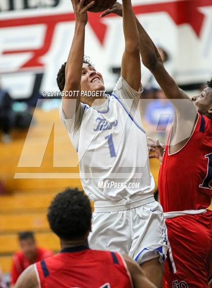 Thumbnail 3 in Temescal Canyon vs. Great Oak (Battlezone Tourney) photogallery.