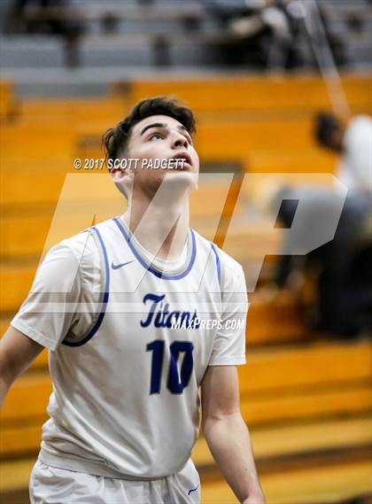 Thumbnail 1 in Temescal Canyon vs. Great Oak (Battlezone Tourney) photogallery.