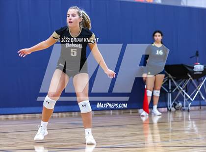 Thumbnail 2 in Mater Lakes Academy vs. Buchholz photogallery.
