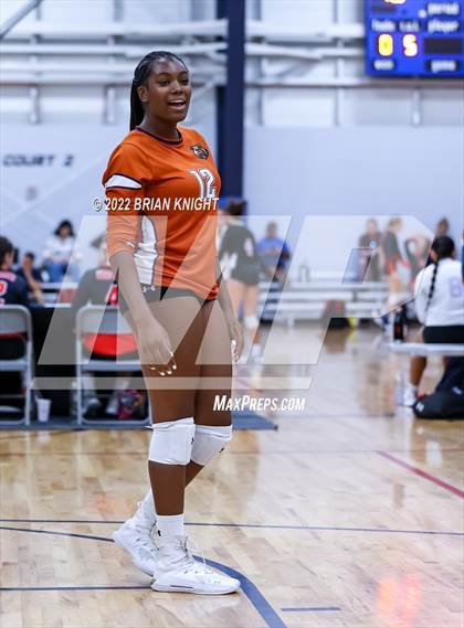 Thumbnail 3 in Mater Lakes Academy vs. Buchholz photogallery.