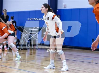 Thumbnail 1 in Mater Lakes Academy vs. Buchholz photogallery.
