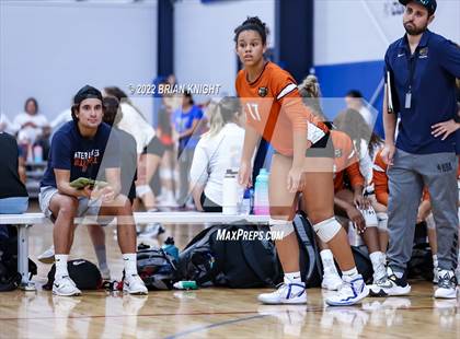 Thumbnail 3 in Mater Lakes Academy vs. Buchholz photogallery.