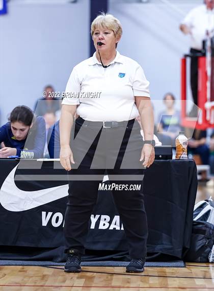 Thumbnail 2 in Mater Lakes Academy vs. Buchholz photogallery.