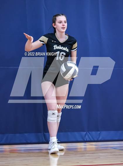 Thumbnail 1 in Mater Lakes Academy vs. Buchholz photogallery.