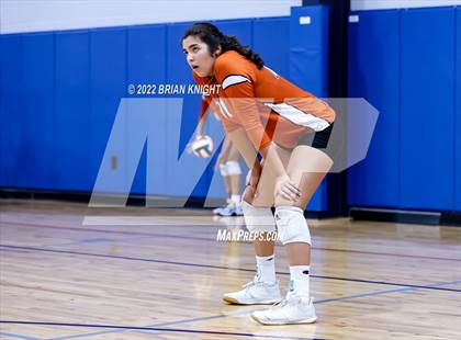 Thumbnail 3 in Mater Lakes Academy vs. Buchholz photogallery.