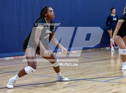 Thumbnail 1 in Mater Lakes Academy vs. Buchholz photogallery.