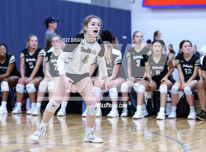 Thumbnail 1 in Mater Lakes Academy vs. Buchholz photogallery.